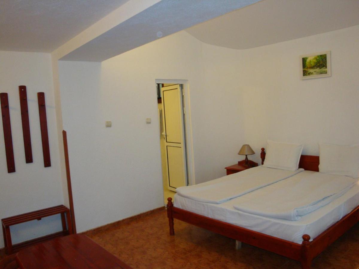 Family Hotel Diana Lyaskovo  Exterior photo
