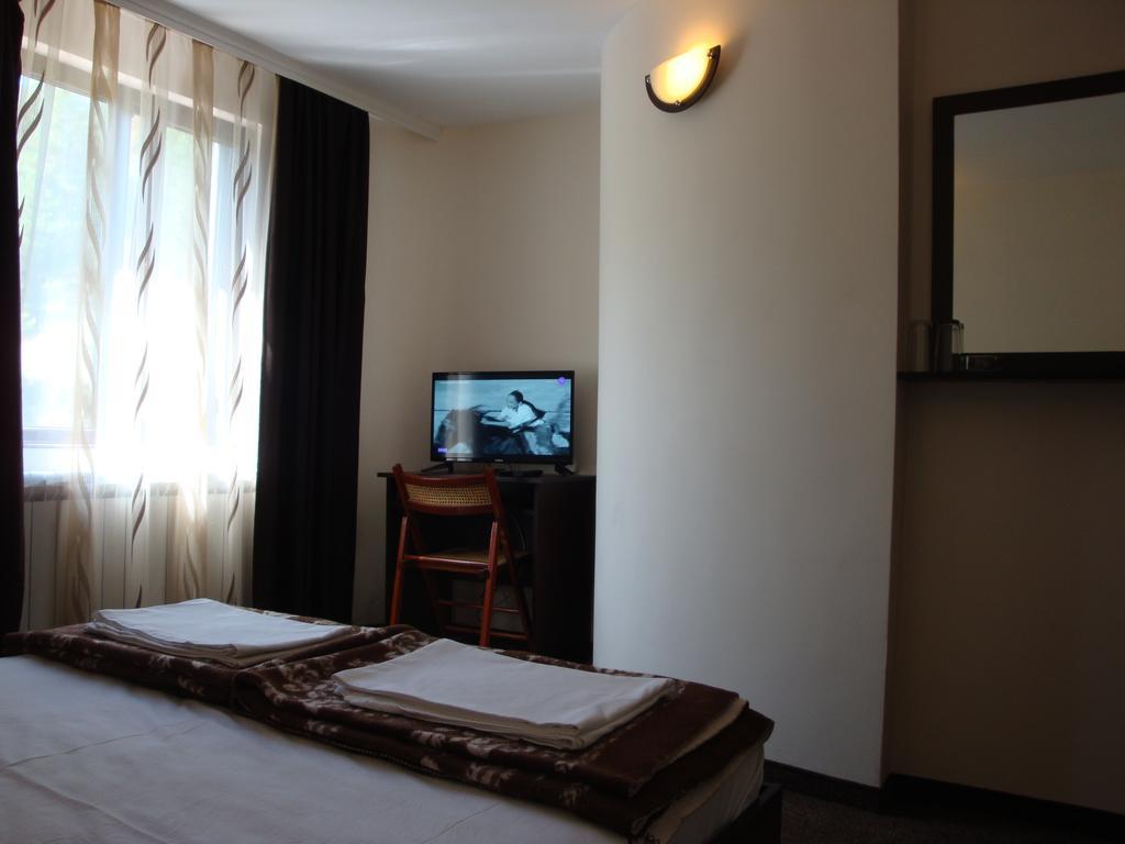 Family Hotel Diana Lyaskovo  Exterior photo