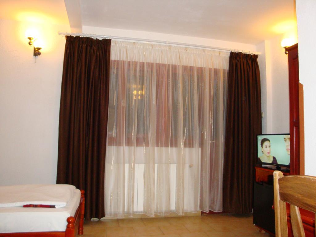 Family Hotel Diana Lyaskovo  Exterior photo